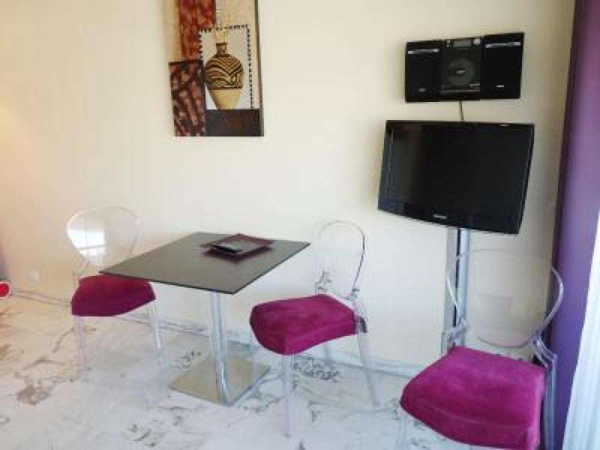 Stylish One Bedroom In Just Off The Croisette And Near Beaches - 680 Appartamento Cannes