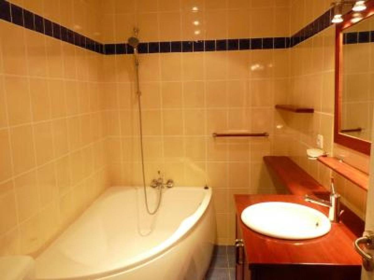Stylish One Bedroom In Just Off The Croisette And Near Beaches - 680 Cannes